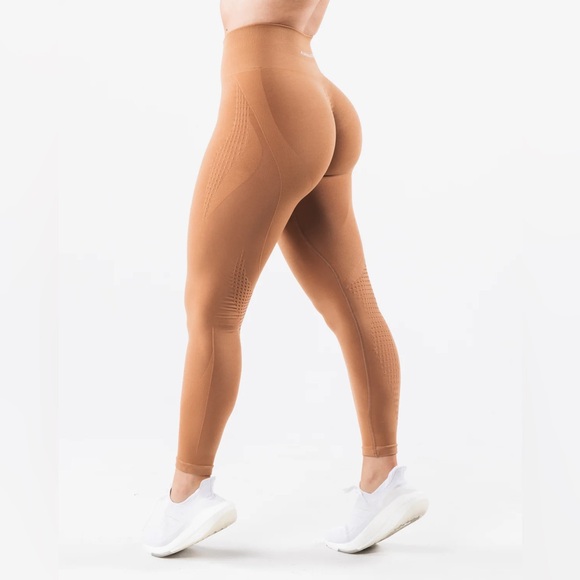 Amplify Contour Leggings - Picture 1 of 5